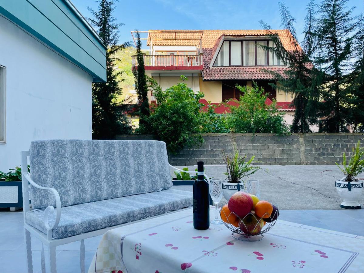 Jico Travel - Erjon Apartments Vlorë Екстериор снимка