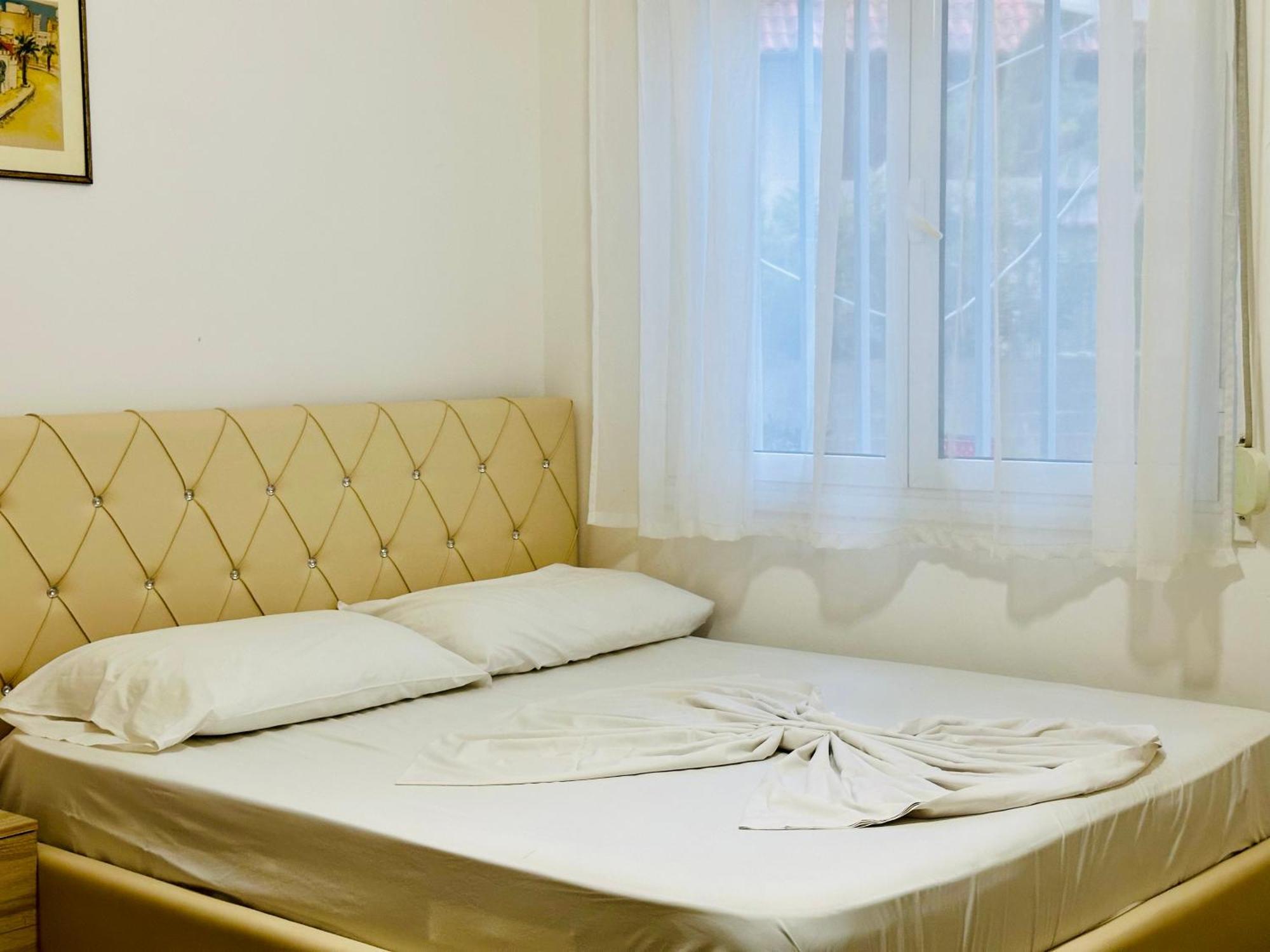 Jico Travel - Erjon Apartments Vlorë Стая снимка