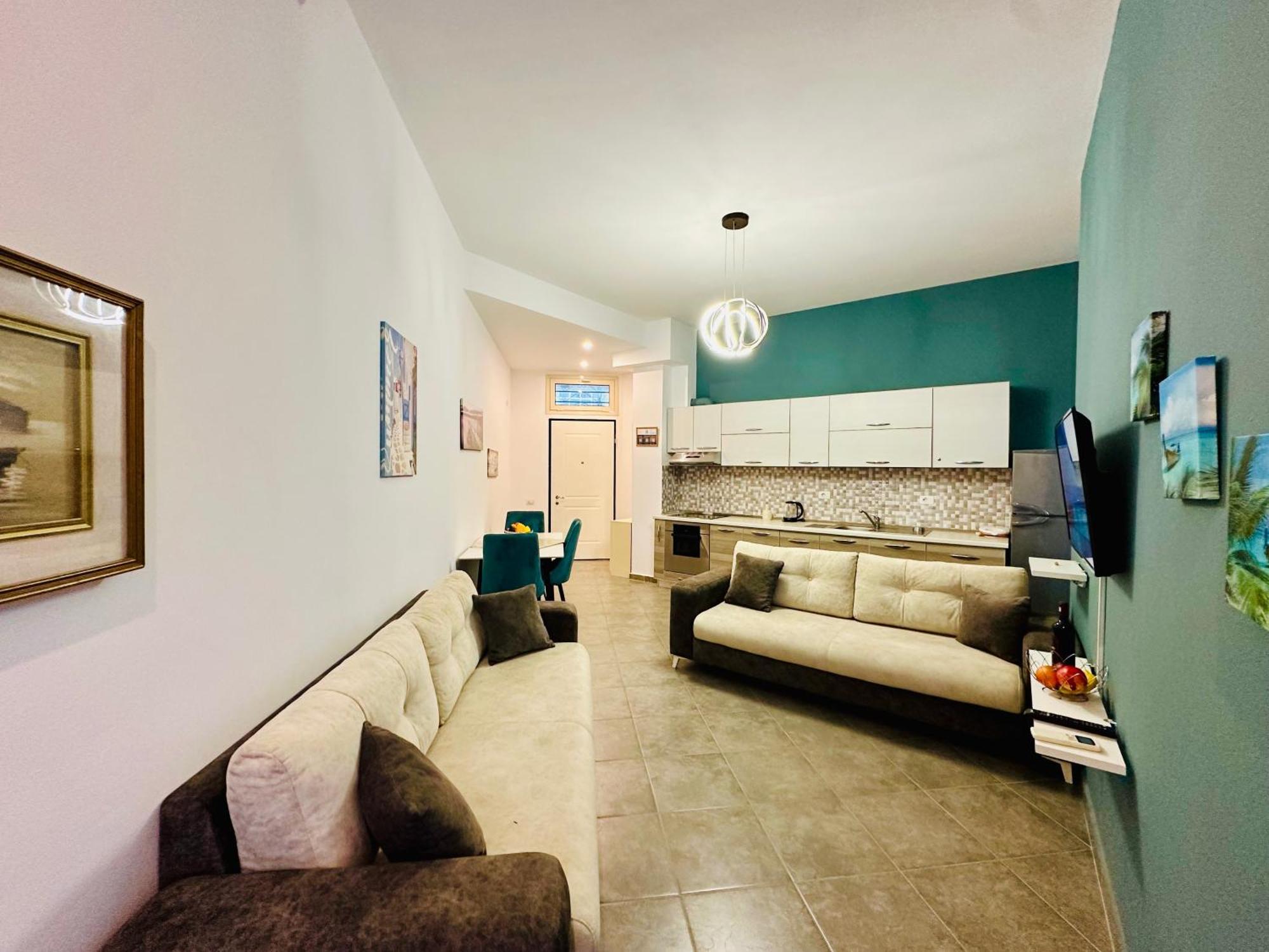 Jico Travel - Erjon Apartments Vlorë Екстериор снимка