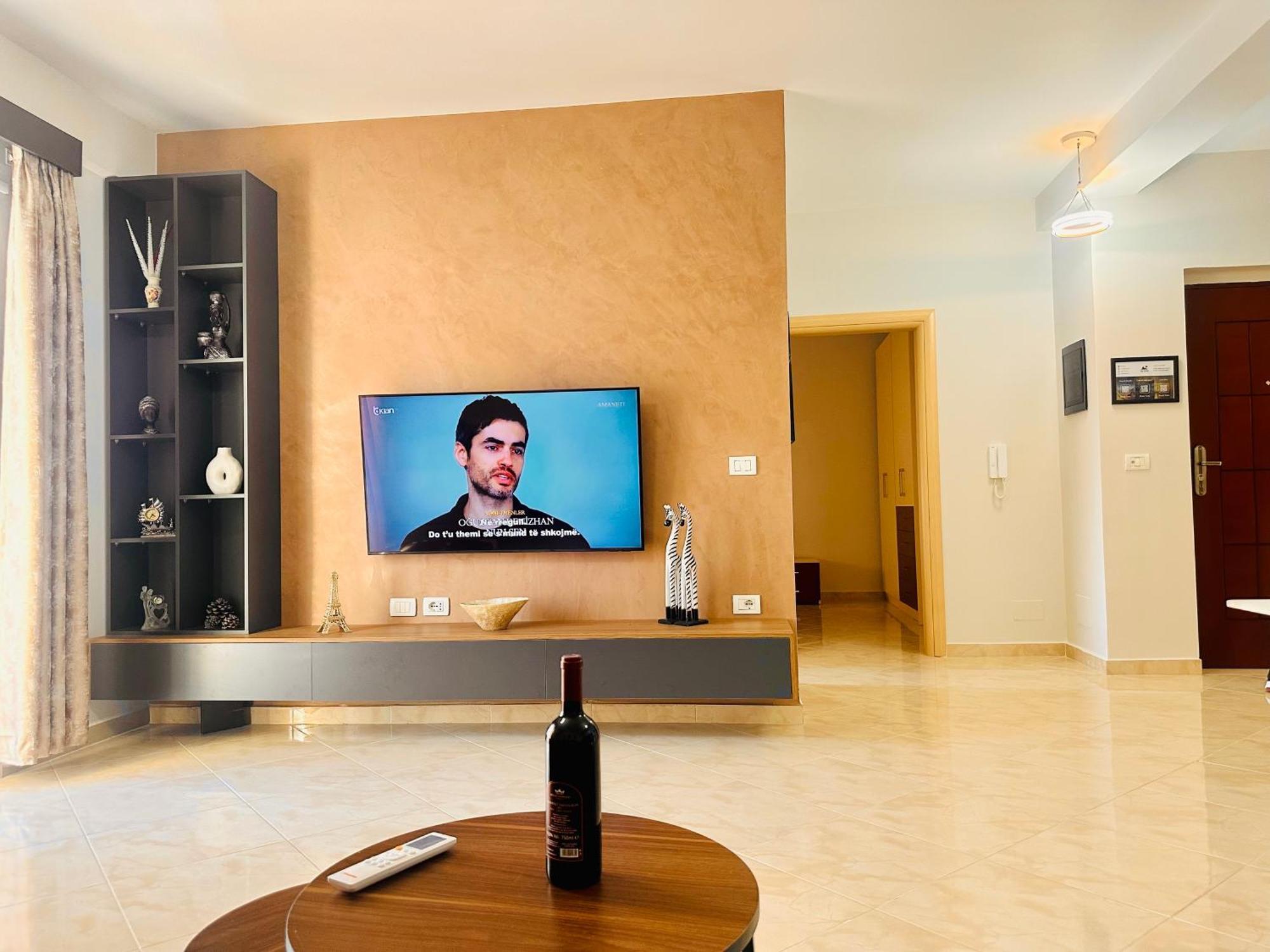 Jico Travel - Erjon Apartments Vlorë Екстериор снимка
