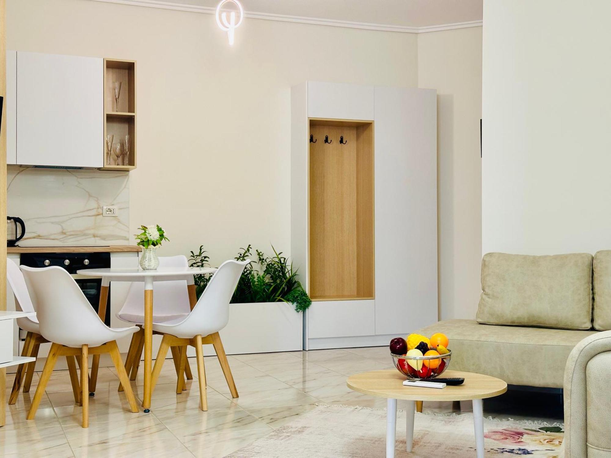 Jico Travel - Erjon Apartments Vlorë Екстериор снимка